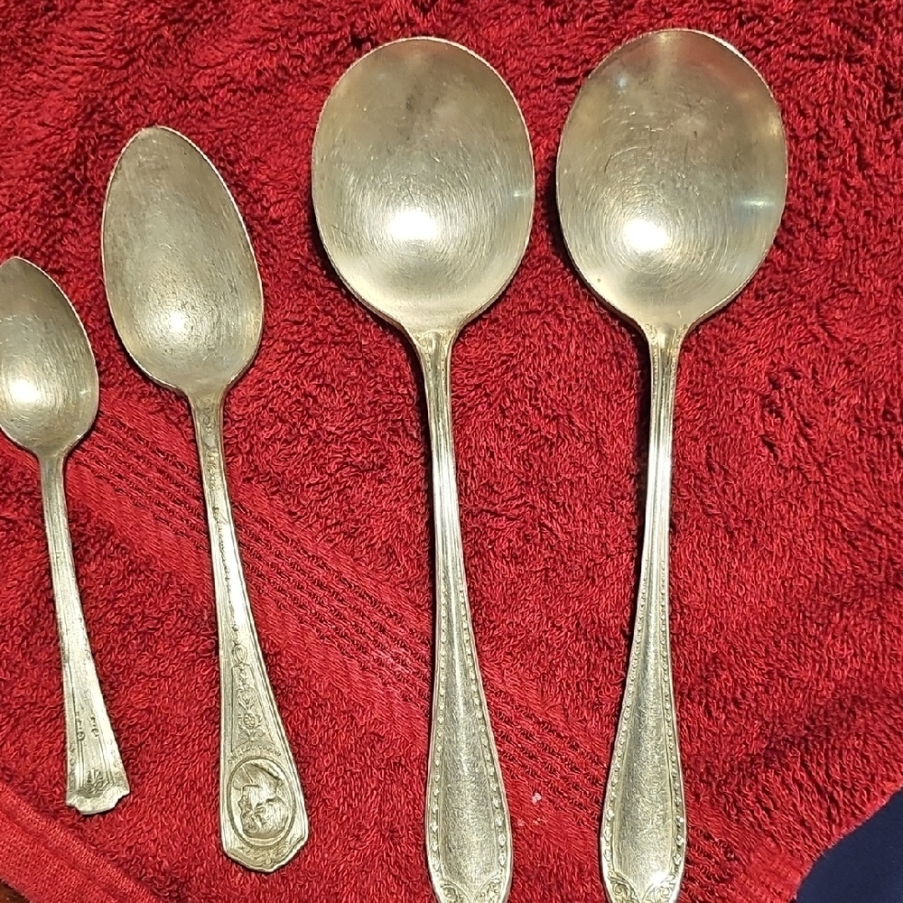 Comunity Plate And English Plate Classic Silver Spoon Set